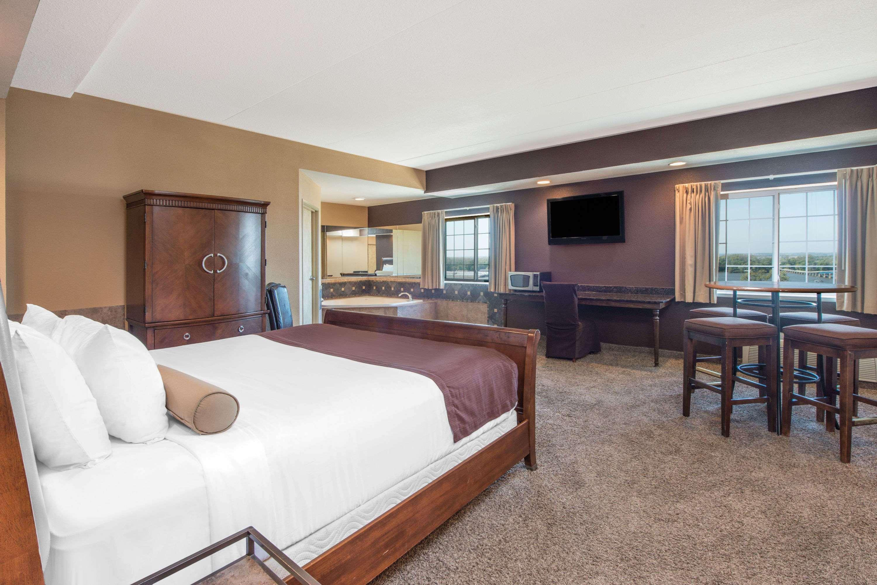 Microtel Inn & Suites By Wyndham Quincy Downtown - River Area Eksteriør billede