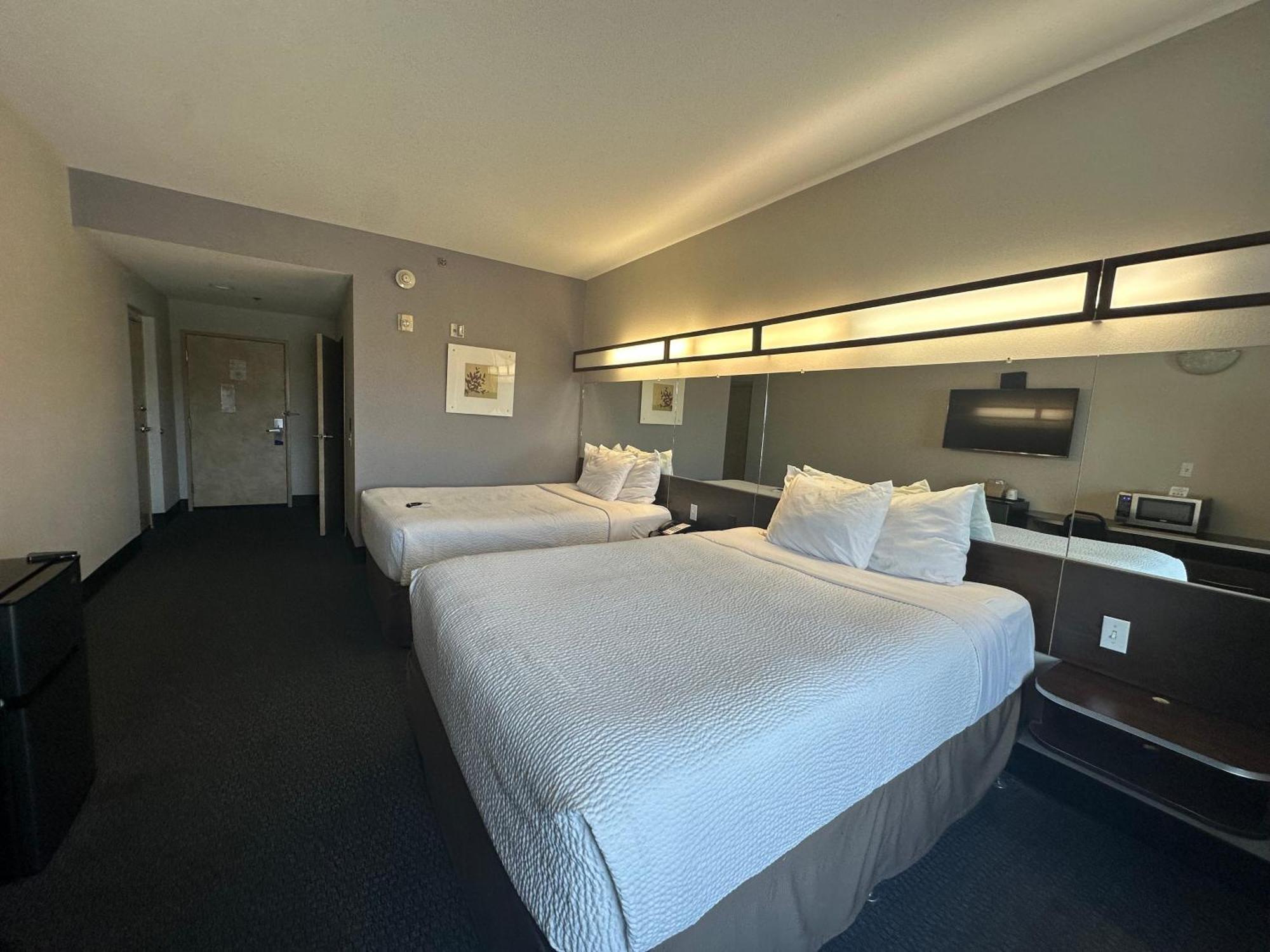 Microtel Inn & Suites By Wyndham Quincy Downtown - River Area Eksteriør billede