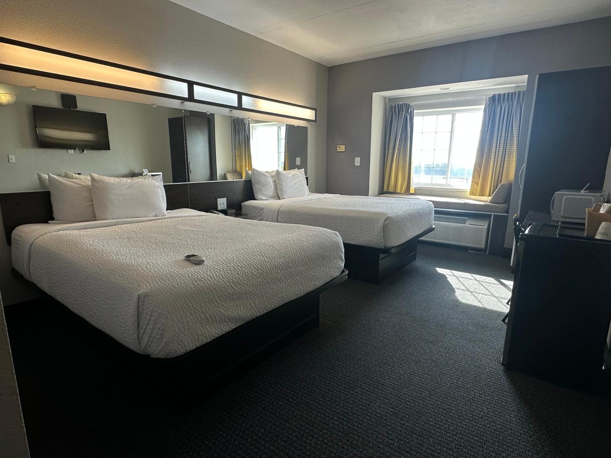Microtel Inn & Suites By Wyndham Quincy Downtown - River Area Eksteriør billede