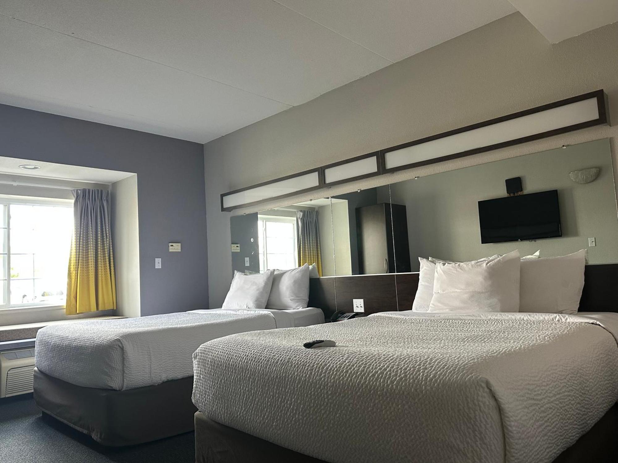 Microtel Inn & Suites By Wyndham Quincy Downtown - River Area Eksteriør billede